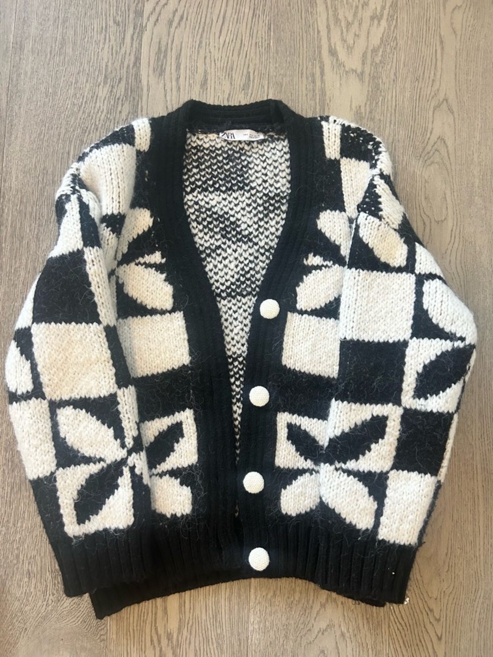 Black and White Geometric Knit Cardigan